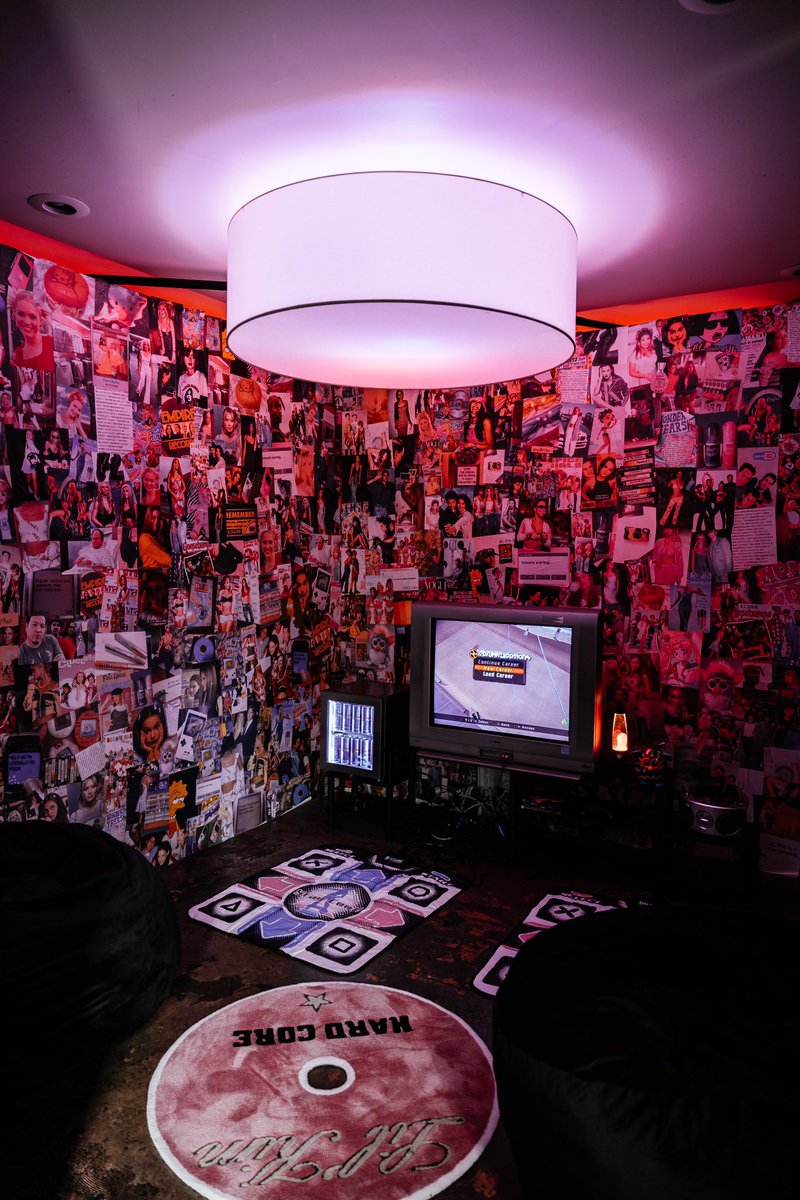 soboltweets's tweet photo. Your Y2K bedroom. 
Produced by SOBOL. 
Client: Red Bull // Lords of the Floor // Seattle, WA https://t.co/FxBMepVQFC
