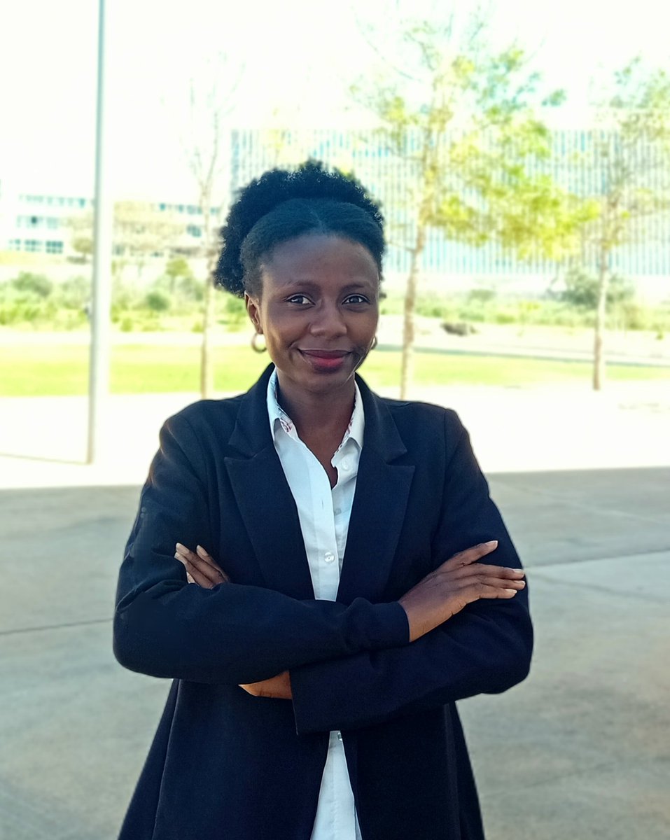 Meet @_mercyuba a @NOVAFRICA Fellow and student in the @NovaSBE #IDPP #Master program. She arrived in Lisbon from Abuja, Nigeria. She is a member of the @n_studentgroup Mercy has research interests in Development Economics and Policy Evaluation. #EconTwitter