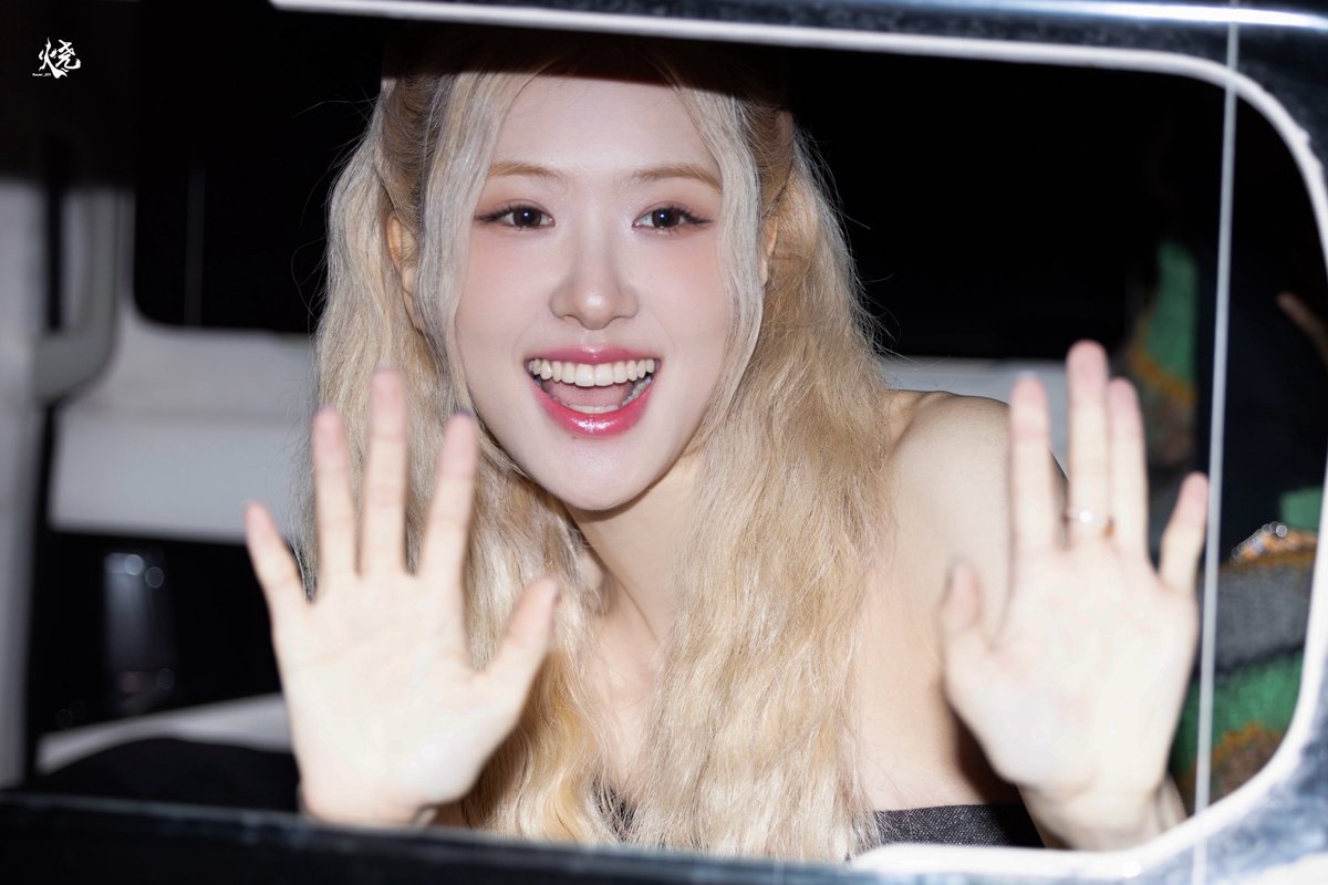 240415 RIMOWA

🤍

 #ROSÉxRimowa #로제 #ROSÉ