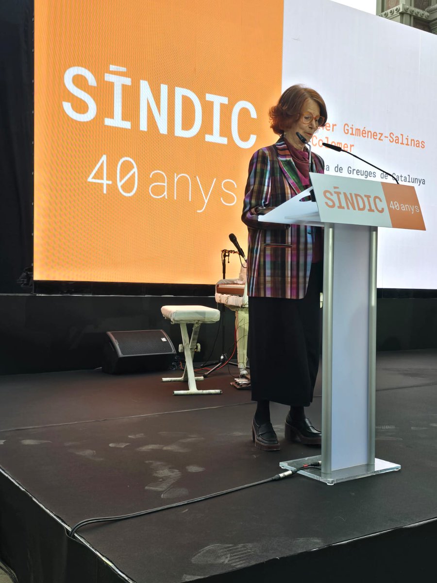 #40anys Esther Giménez-Salinas: '40 representa la idea de canvi. Fa 40 anys era impensable que una dona dirigís la institució. Però la realitat supera les institucions.'