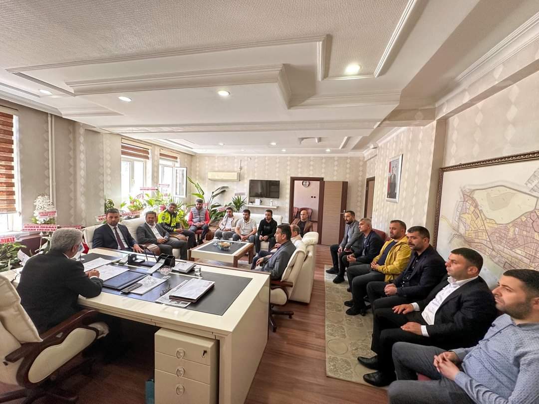 Zikte_Surkap's tweet photo. Mahalli İdareler Seçimi sonucunda Genç Belediye Başkanı  seçilen Sn. Kemal TARTAR ve yardımcısı, aynı zamanda Yönetim Kurulu Üyemiz Sn. Ahmet Nuri DENER beylere hayırlı olsun ziyaretinde bulunduk. Yeni görevlerinde başarılar dileriz. https://t.co/hYSFze0SEM