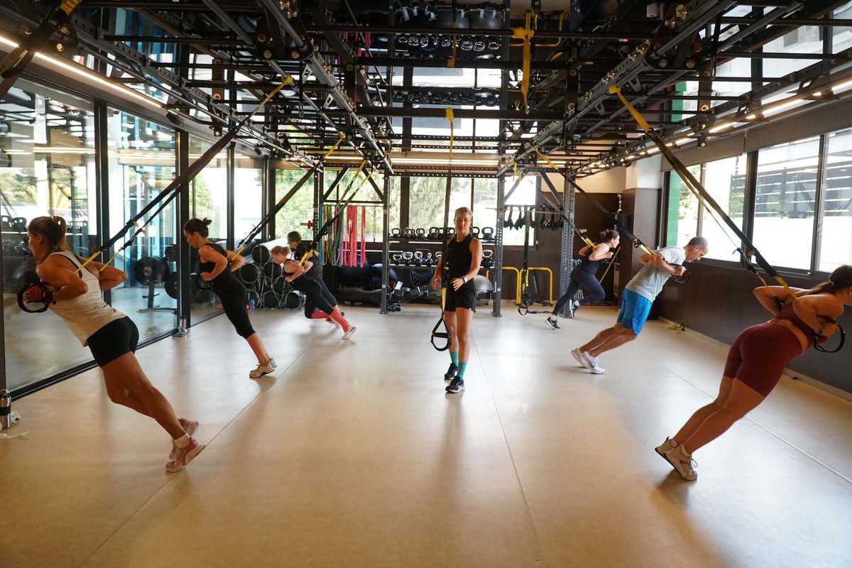 En nuestras sesiones de HBX MOVE mejorarás la fuerza de resistencia, la estabilidad y la postura. Además, incrementarás tu tono muscular, el control corporal y la fuerza.

Consulta los horarios de nuestras clases en nickspa.com/horarios/

#nickspa #club <a href="/hbx/">HBX</a> #horta #hbxmove