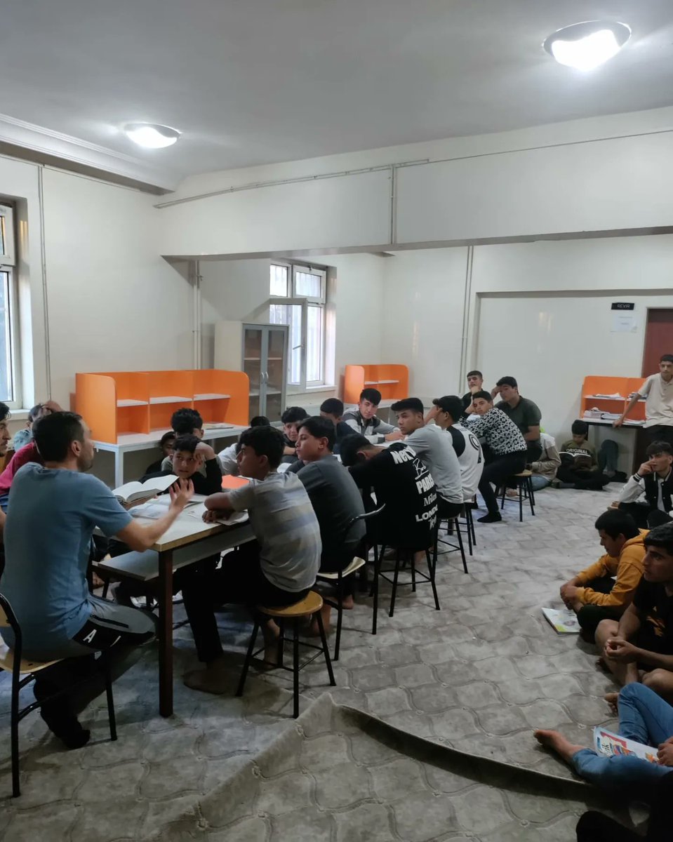 HarranSDCPAL's tweet photo. Okulumuz pansiyonunda Din kültürü ve ahlak bilgisi öğretmenimiz İsa Çolak  ve öğrencilerimiz İman, ibadet ve  ahlak üzerine bir söyleşi yapmıştır. İsa hocamıza verdiği bilgiler için teşekkür ederiz. https://t.co/1HEdat8iBi