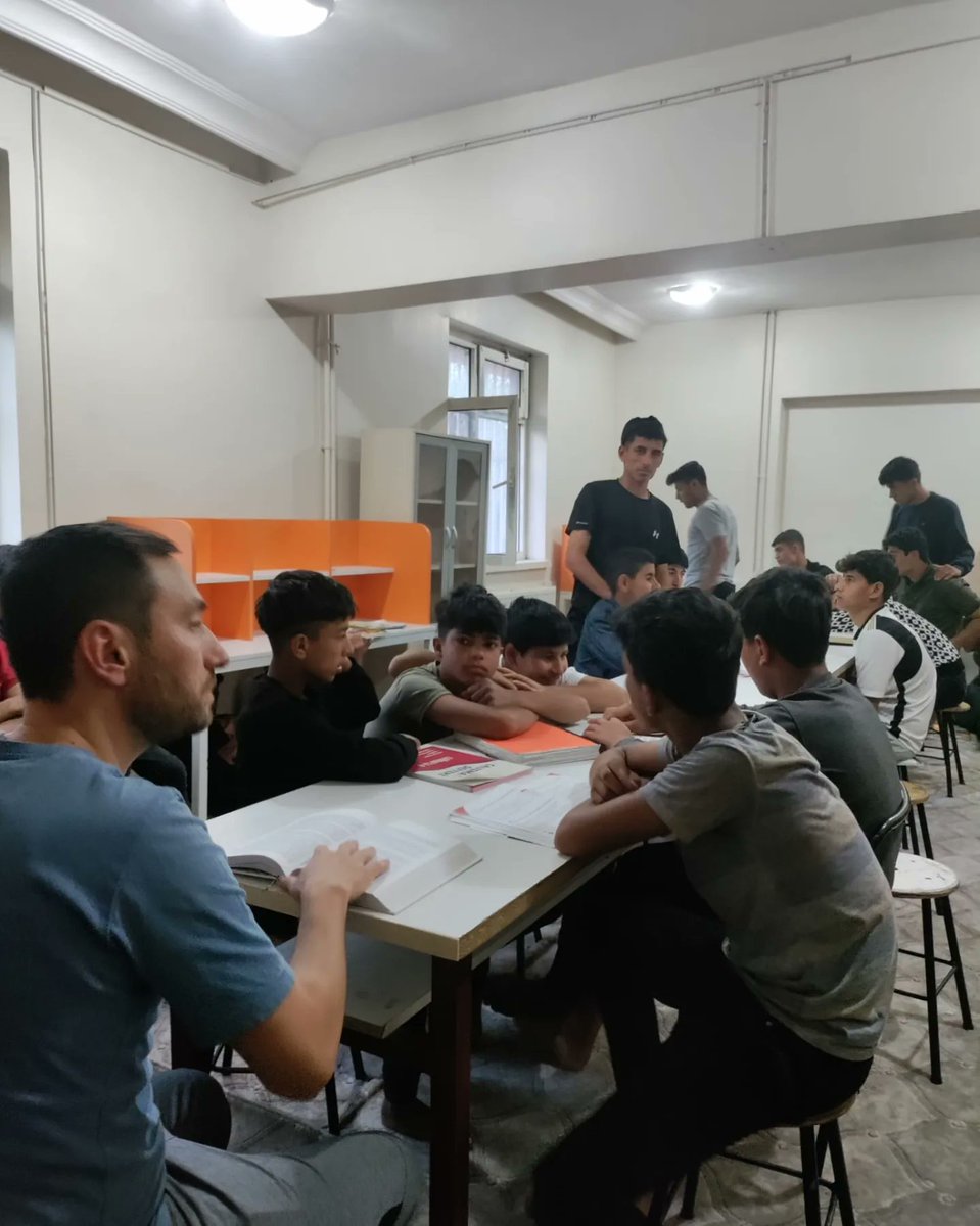 HarranSDCPAL's tweet photo. Okulumuz pansiyonunda Din kültürü ve ahlak bilgisi öğretmenimiz İsa Çolak  ve öğrencilerimiz İman, ibadet ve  ahlak üzerine bir söyleşi yapmıştır. İsa hocamıza verdiği bilgiler için teşekkür ederiz. https://t.co/1HEdat8iBi