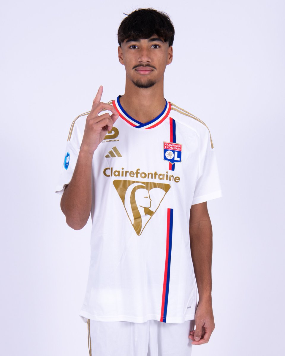 OL's tweet photo. 🤩Félicitations à Erawan Garnier pour sa première sélection avec la Thaïlande U23 🇹🇭

L’équipe vient de s’imposer 2-0 face à l’Irak dans le cadre de la Coupe d’Asie 👊

Passeur décisif sur le premier but, Erawan a disputé l’intégralité de la rencontre 🔴🔵 https://t.co/io1aEODXua