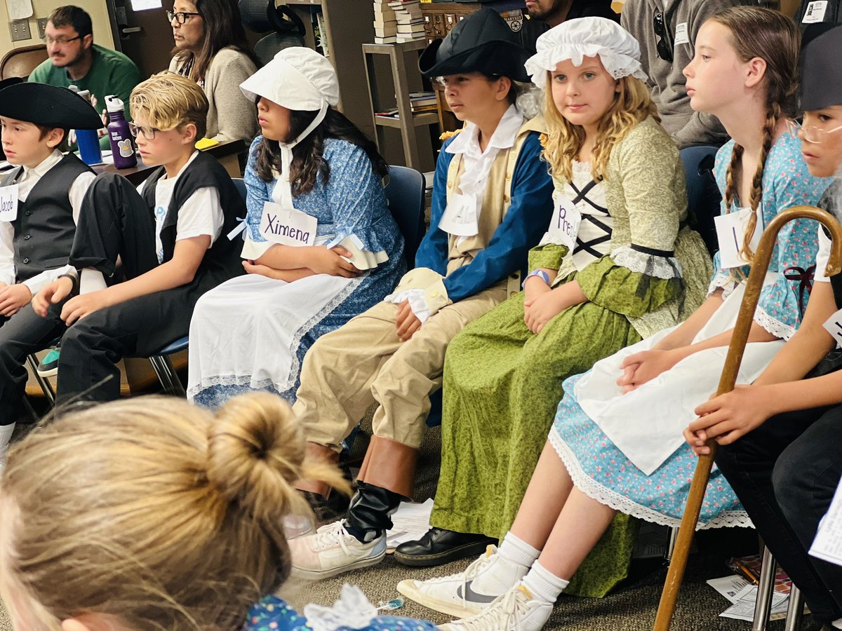 pqroadrunner's tweet photo. Want to know more about the historic events of the revolution? Ask a Roadrunner! @pqroadrunner #DestinationOside https://t.co/kYNWGAopbs
