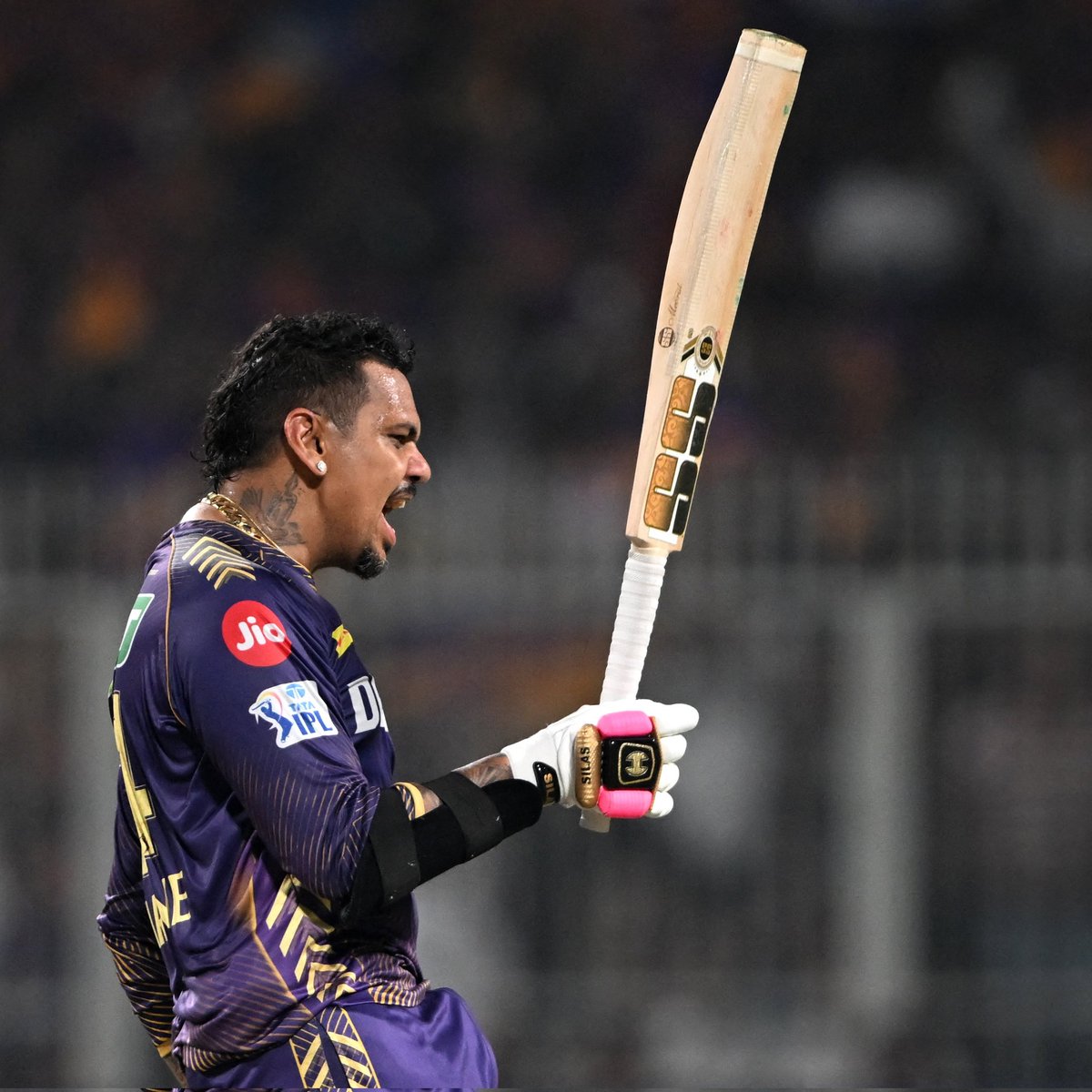 This don Sunil Narine eat  5000 Chris Gayle, 5000 Shane Watson, 6000 David Warner, 7000 Jos Buttler and 1500 AB Devillers for breakfast 
#KKRvsRR