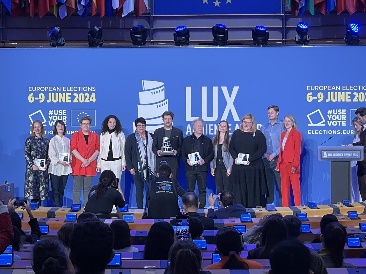 Letošní cenu LUX Audience Award získal německý film Teacher ´s lounge (Sborovna), režiséra Ilkera Çataka. @Ilkercatak @luxaward europarl.europa.eu/news/cs/press-…