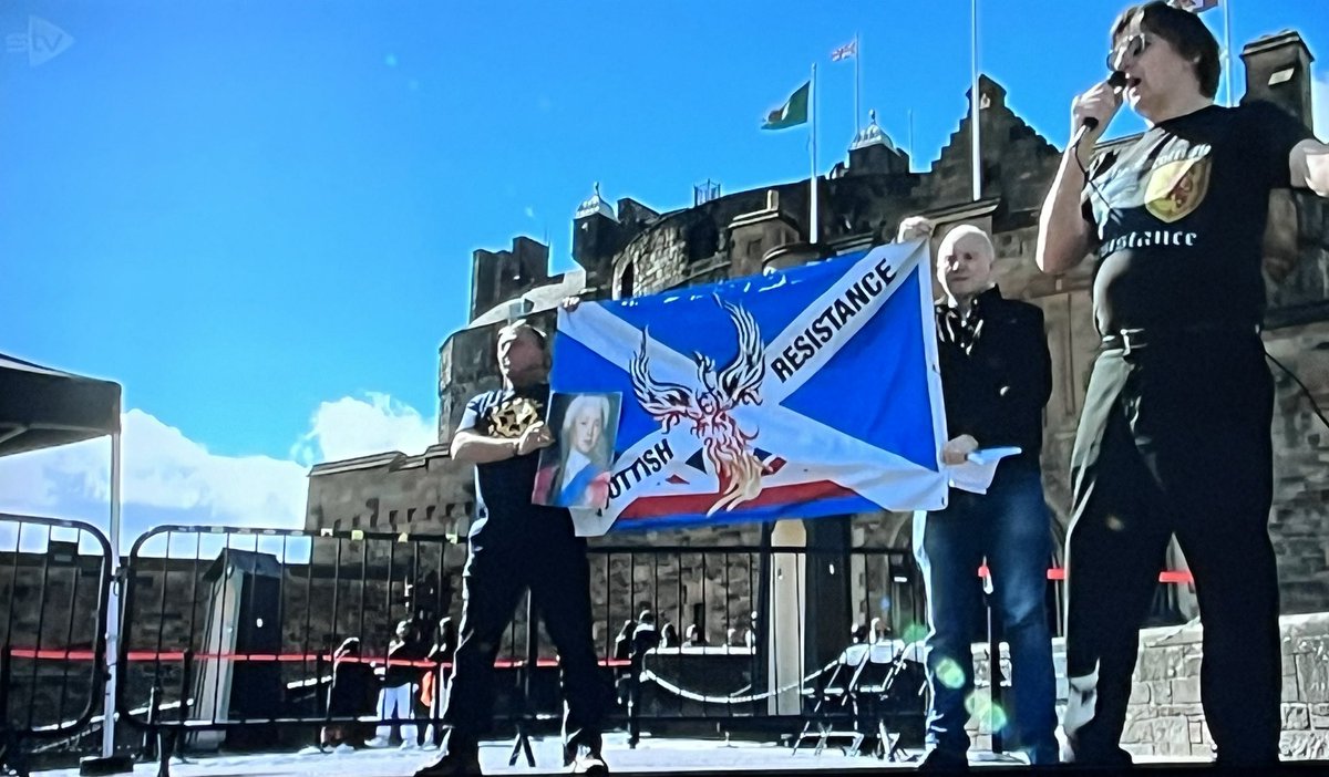darknessintheg1's tweet photo. Dear oh dear 🤣 #ScottishResistance #RedcoatCafe https://t.co/zqi5bnEcLk