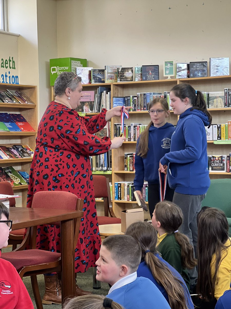 LlangynwydS's tweet photo. A huge congratulations to Rhiannon &amp; Amelia for winning first place in the @AwenLibs Library Quiz this morning! Super proud of you both 🌟📚🪱 Mrs Kehoe 💖 https://t.co/YJ4h12nVmS