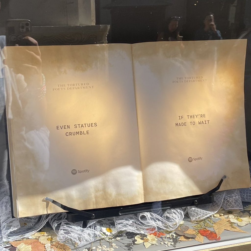 rohandbatc's tweet photo. “EVEN STATUES CRUMBLE IF THEYRE MADE TO WAIT” PH MY GOD https://t.co/c1baS7ywdw
