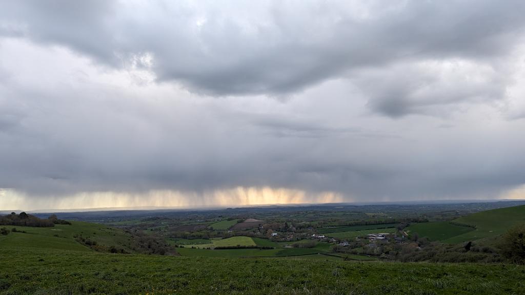 OrganiserEmma's tweet image. Had to stop on my drive home to take this picture of beautiful Dorset. 😍