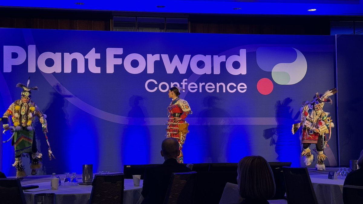 DrStanfordBlade's tweet photo. Good to be at Plant Forward here in #Toronto to get an update on what is happening in #plantprotein in #Canada & across the globe. Good work @proteinindcan @pulsecanada @PlantBasedCAN ! #cdnag #food #agriculture #pulsecrops #pf24 https://t.co/rS2pW6J0xF