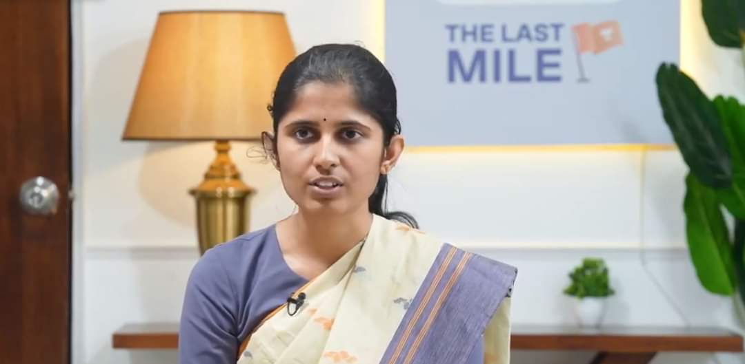 Kavalichandrak1's tweet photo. Congratulations to Donuru Ananya Reddy for clinching 3rd place in the UPSC Civil Services exam!
#UPSC #Ananya #Ponnakal #Addakal #Mahabubnagar #Telangana
@HiHyderabad @UpscforAll @TelanganaCMO @TelanganaToday @GoogleIndia @IndiaToday @Collector_MBNR @DigitalMediaTS https://t.co/l8SOuelp0y