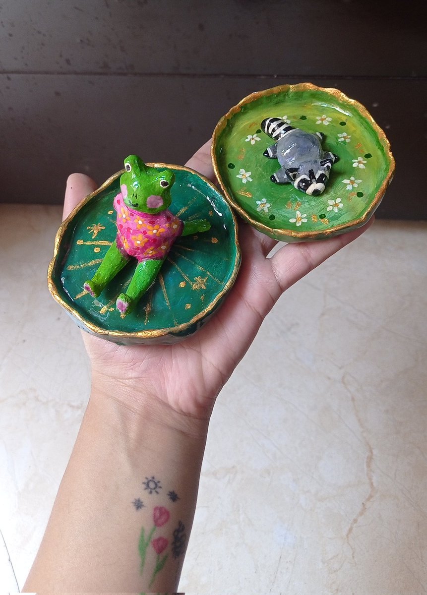 cheerylilcherry's tweet photo. Cottagecore clay trays for sale! 🌱🐸🦝🌟 
#ashtray #trinkettray https://t.co/NHMTY2zlzD