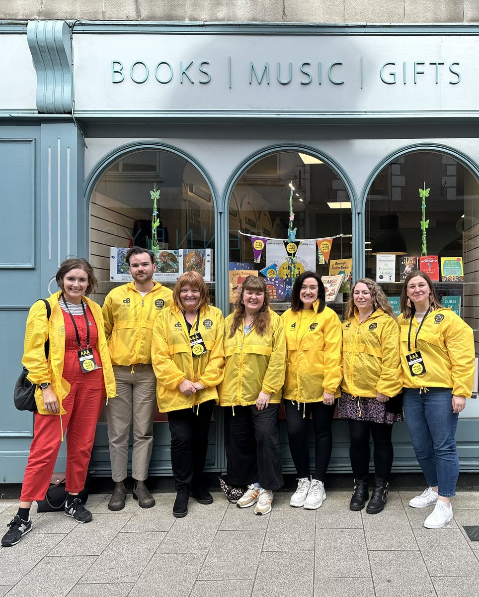 @PForde123 @sadhbhdevlin @KimSharkeyart @LaureatenanOg @libersligo @KarenHarte Some new faces on the bus as we head into day 3, but for now it’s over and out. #WholeWildWorld