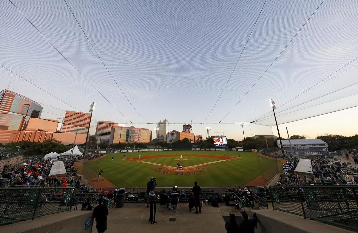 Who doesn’t love crawfish? 🦐 Find us at Reckling Park at noon on April 27 for a baseball tailgate and crawfish boil! Enjoy seafood and cold beverages before the game against The University of Texas at San Antonio. Get your tickets and sign up now at events.rice.edu/event/358690-r…