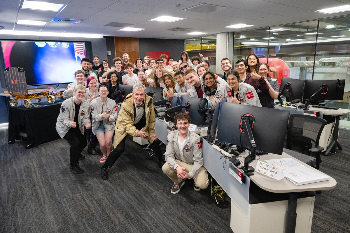 The Science Guy visited Carnegie Mellon last week and stopped by @cmu_iris Mission Control! 🧪 Thank you, @billnye! 🥼👏