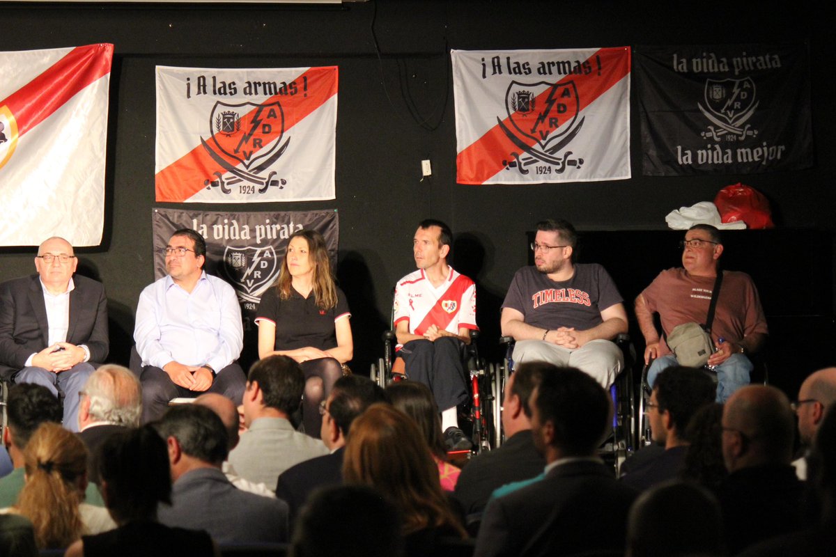 PSOEMadridAyto's tweet photo. En este año, en el centenario del @RayoVallecano, llega la peña más inclusiva: nace #DiscapRayo. 

Gracias al apoyo del club, peñas y asociaciones, todas estas personas pueden acceder con sus sillas de ruedas, igual que el resto de madrileños y madrileñas, a disfrutar de ver su equipo en su campo. 

¡Larga vida al Rayo!