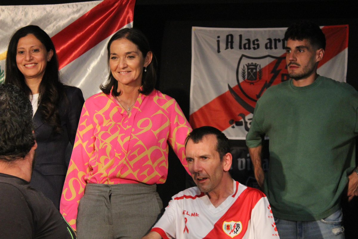 PSOEMadridAyto's tweet photo. En este año, en el centenario del @RayoVallecano, llega la peña más inclusiva: nace #DiscapRayo. 

Gracias al apoyo del club, peñas y asociaciones, todas estas personas pueden acceder con sus sillas de ruedas, igual que el resto de madrileños y madrileñas, a disfrutar de ver su equipo en su campo. 

¡Larga vida al Rayo!