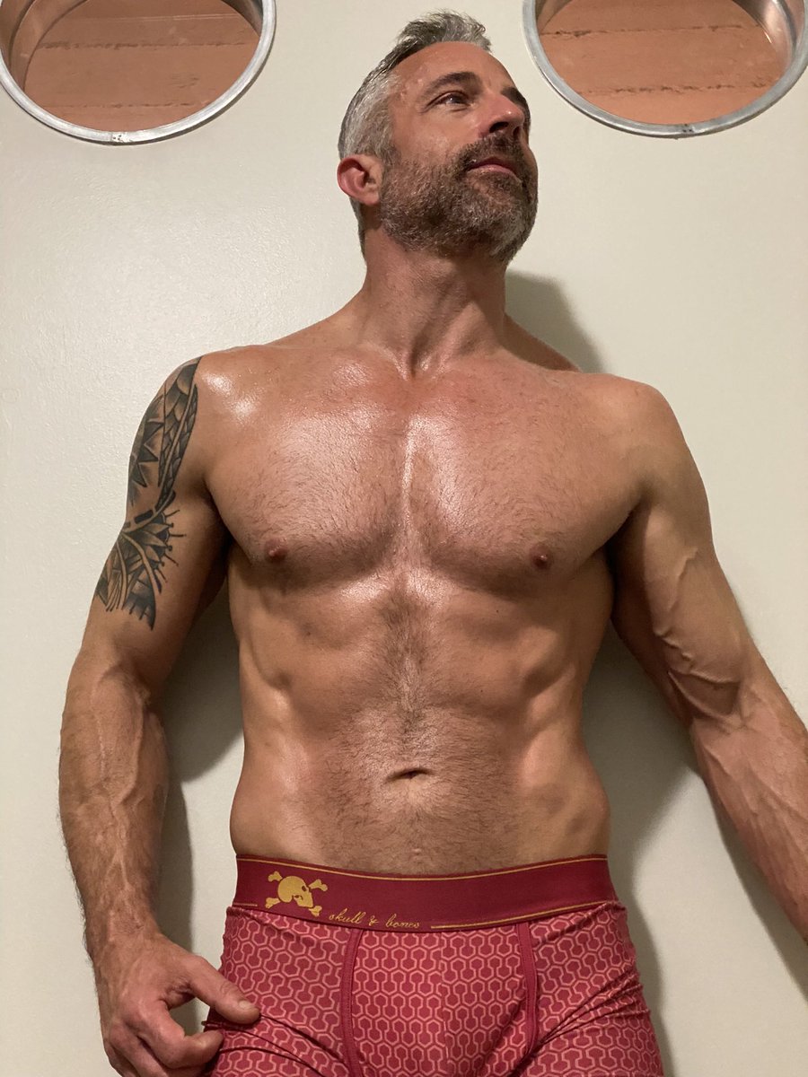 Looking forward to dinner onlyfans.com/fitdadblue