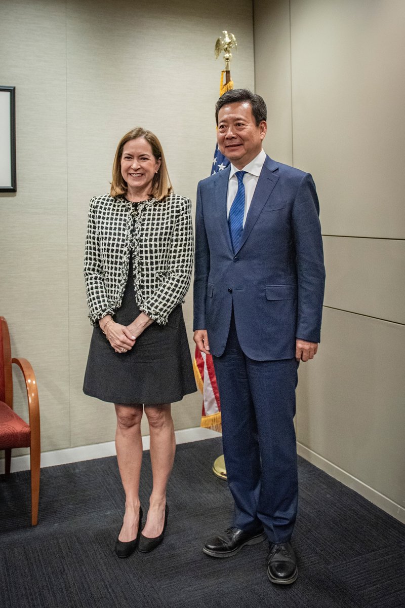 Today I met with Vice Minister Li Qun of the People’s Republic of China’s Ministry of Culture and Tourism to discuss cooperation on cultural heritage and exchanges. As @POTUS affirmed, the United States is committed to strengthening people-to-people ties with China.…