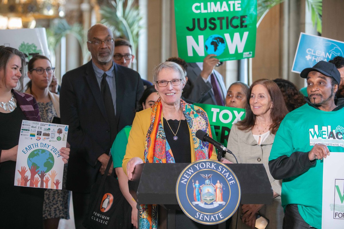 Thank you to everyone who came out to support legislation aimed at improving the health of our planet. I'm proud to sponsor the Bigger Better Bottle bill to increase recycling and reduce waste in landfills. Let's work together to make a positive impact!