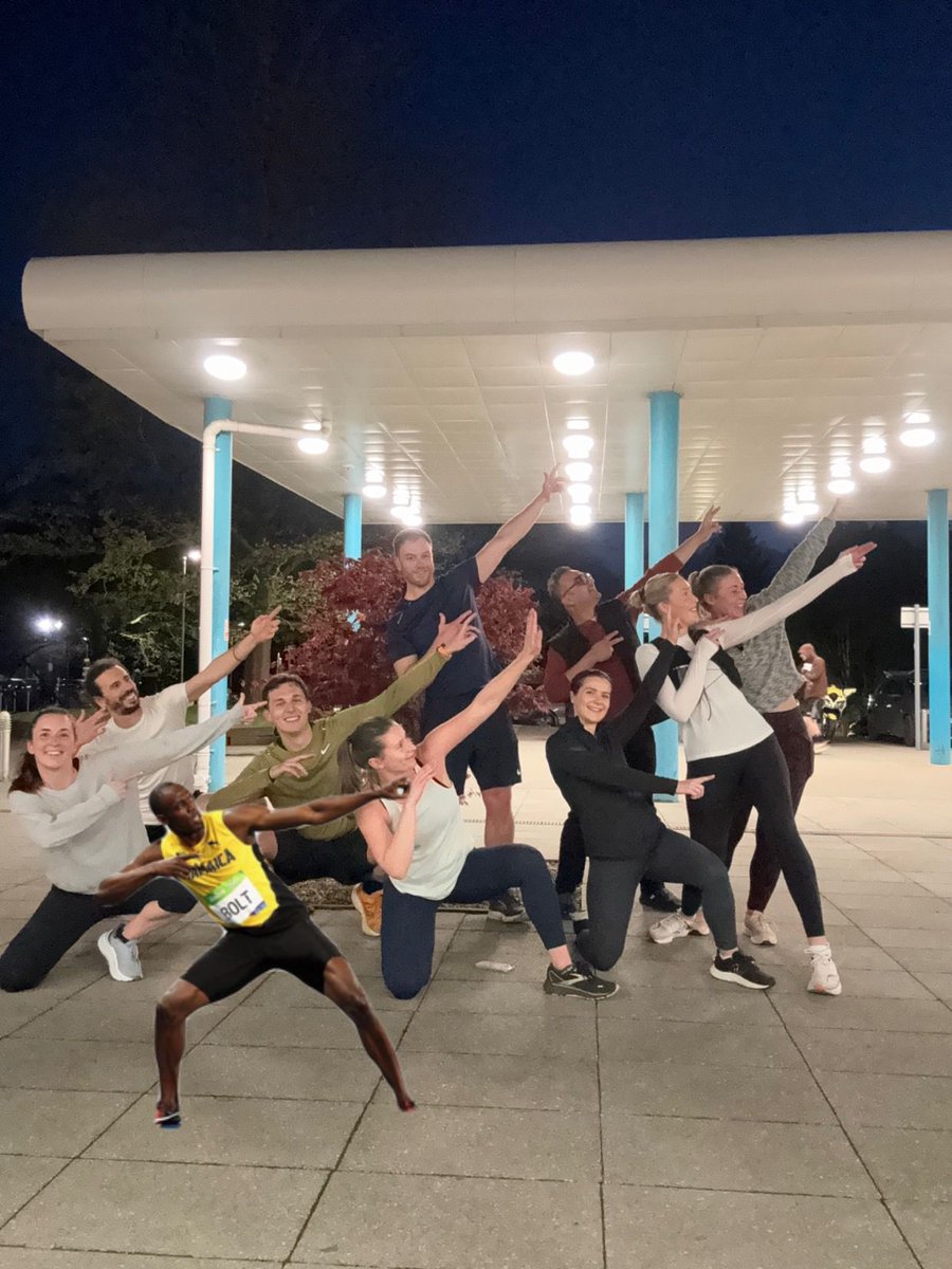 The ED/EAU Pacemakers were out in force tonight - with a little help from a friend 😉🏃🏽‍♂️💪🏼 💨 @OUHospitals