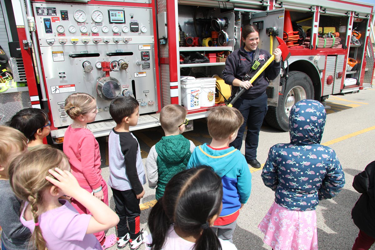 Thank you Barrington Police & Fire for stopping by the Early Learning Center today to teach our youngest learners about safety! #Unifiedfor50 #Safety220🚔🚒