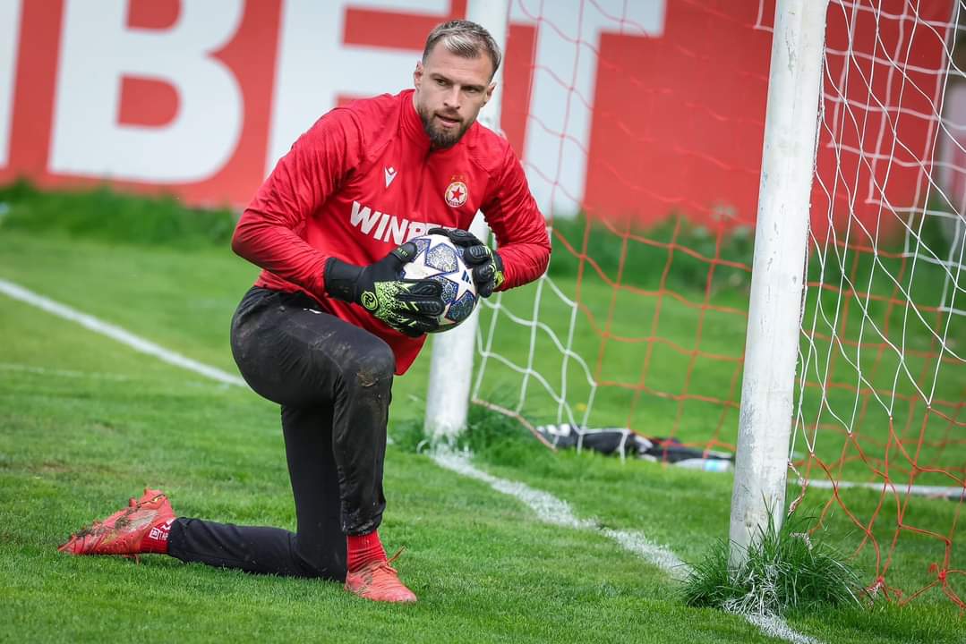 CSKA_Sofia_EN's tweet photo. Some quick pictures from our recent training session before Botev Plovdiv 💪 https://t.co/6Y5NXlCtJ5