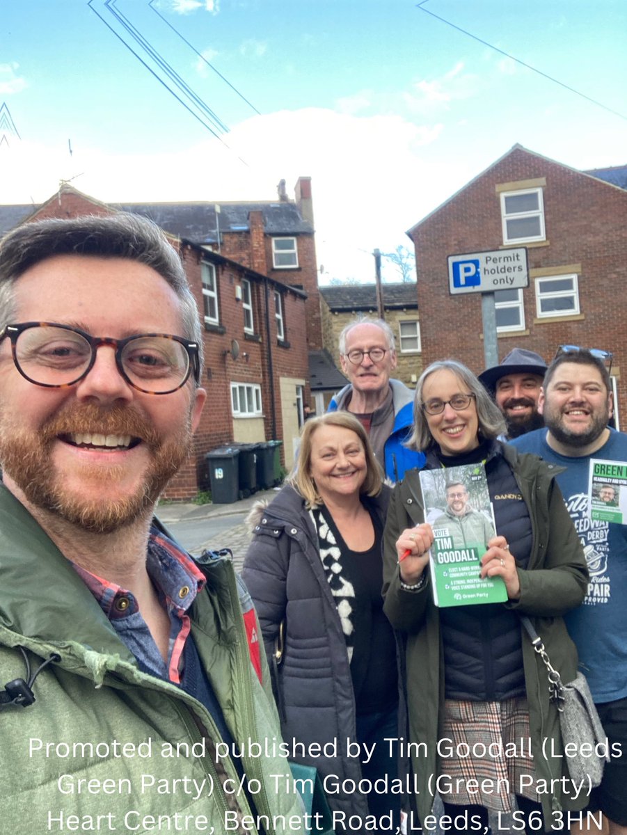 I was back out listening to residents in Headingley this evening with wonderful @LeedsGreenParty colleagues. We were reminding people that there are only a few hours left to register to vote. Register by 11:59pm today! Vote Green!