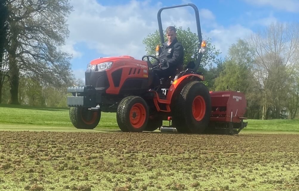 maxstokepark_gc's tweet photo. Greens Renovation Roadshow - was great to have @GeorgeBrownsLtd with us today showcasing their equipment on a Full Green renovation from start to finish on our turf nursery. 

https://t.co/pKAjTWZcW1

⛳️🏌️‍♀️🏌️

#MPGC #MaxstokeParkGC #Warwickshire #golfing #lovegolf #golf https://t.co/5hIJc66jba