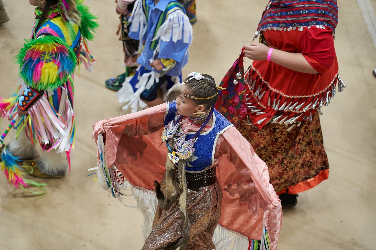 #UWinnipeg's 19th Graduation Pow Wow takes place Sunday, May 5 in the Duckworth Centre, and we're looking for volunteers to assist with the celebrations. Please email assc@uwinnipeg.ca if you're interested in volunteering. LEARN MORE ➡️ buff.ly/49FGgZe