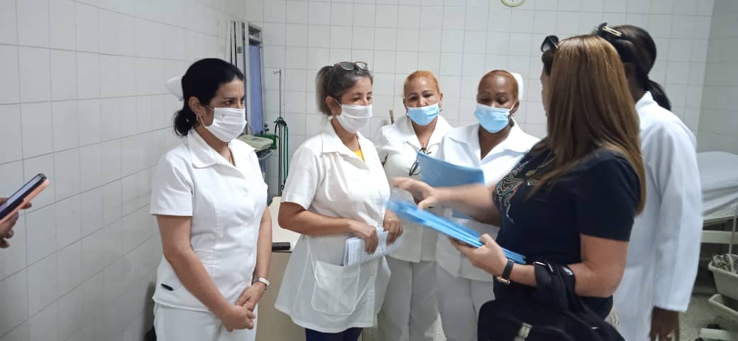 El ejército de batas blancas de #Cuba más unidos y solidarios que nunca. Salvando vidas, llevando esperanza a los más necesitados. #21AniversarioBarrioAdentro #CubaPorLaVida #CubaCoopera <a href="/cubacooperaven/">Brigada Médica Cubana en Venezuela</a> <a href="/MINSAPCuba/">Ministerio de Salud Pública de Cuba</a> <a href="/japortalmiranda/">José Angel Portal Miranda</a>