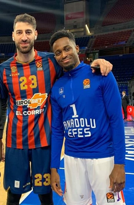 2016-2018 arasında Baskonia'da beraber oynayan Rodrigue Beaubois ile Tornike Shengelia bir arada.