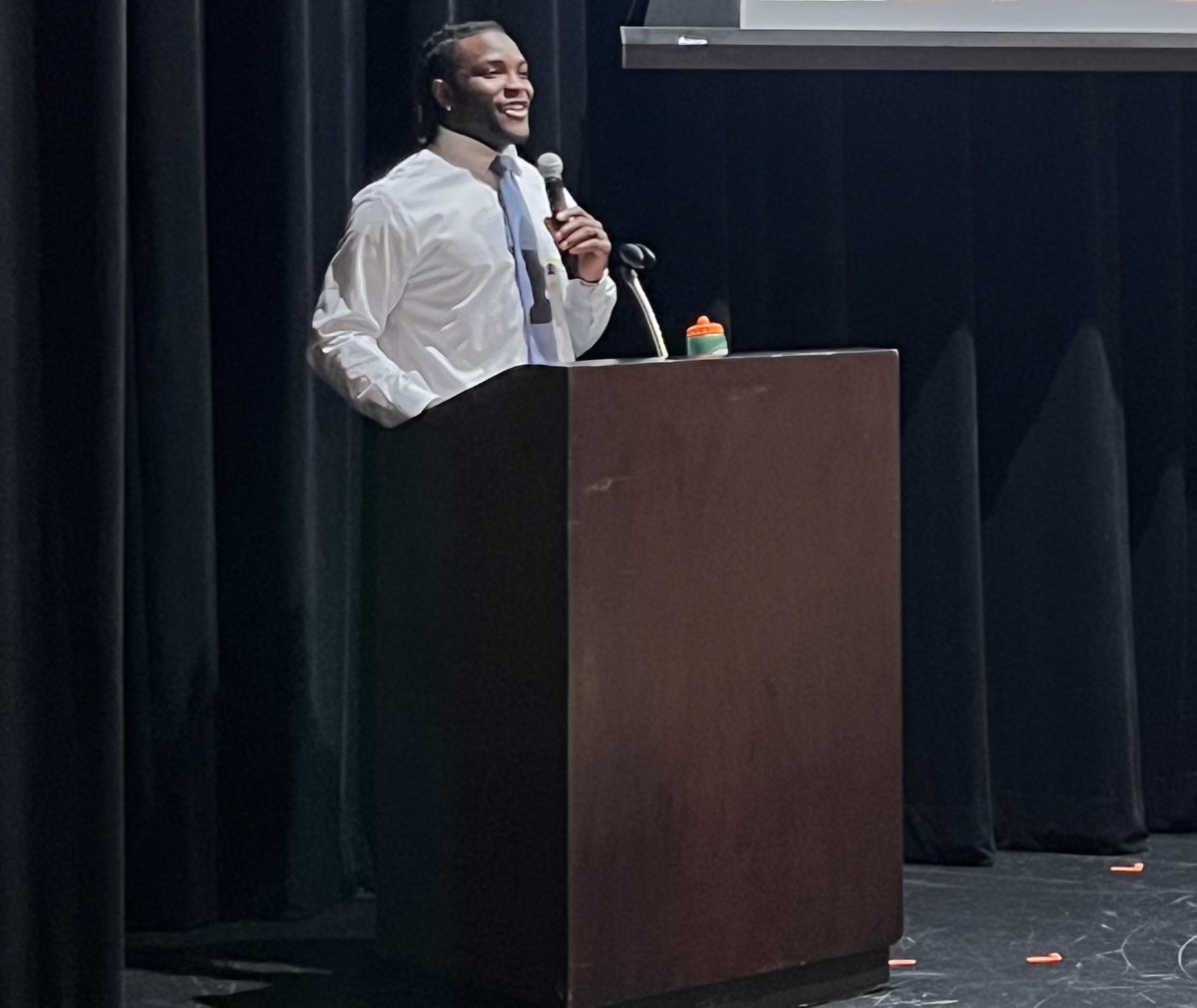 SHSPatRiot's tweet photo. Thank you to Maema Njongmeta for speaking to our students today during Anti-Racism and Inclusivity Week. We are so grateful for your wise words. "Open our eyes to the boxes and limits we place on ourselves and others." @shspatriot @stevensonhs #patriotpride https://t.co/aaFTR6YUX2