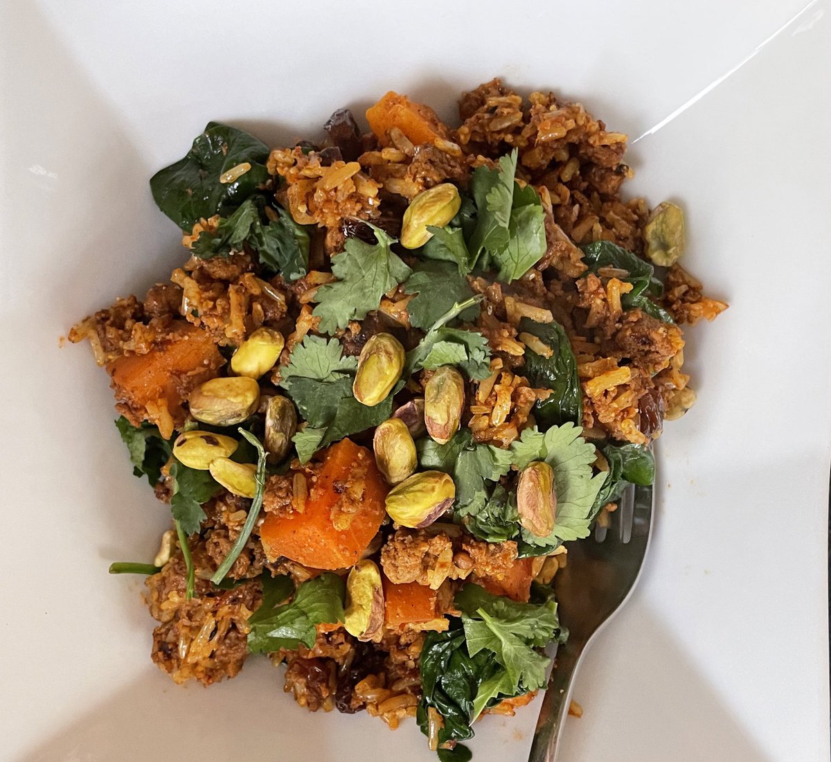 clairenfish's tweet photo. Itโs Oddbox Tuesday! Lamb (Quorn) Biriyani. Cauliflower rice strikes againโฆ.. Tasty lovely. #oddbox #vegetarian https://t.co/ue6SgSWqhe