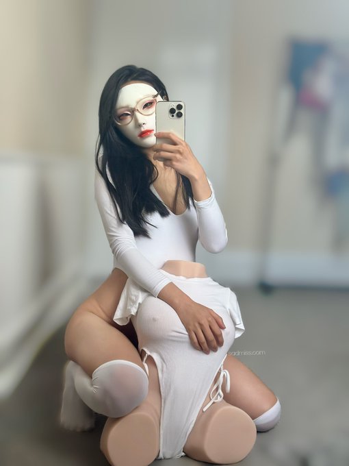 My new girlfriend 🥵 a doll version of me 我的新女朋友嘿嘿, 我的玩偶版  (Get it from the link on my profile 看我主页链接)