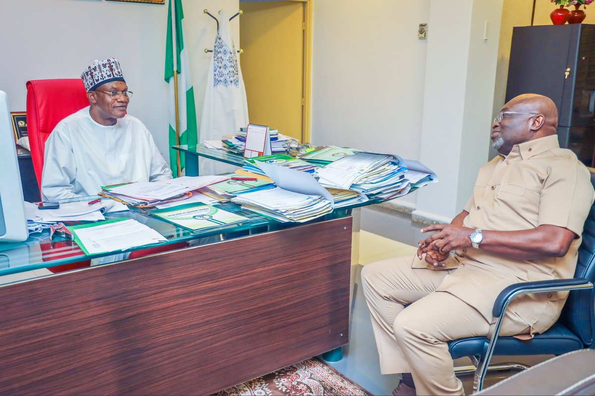 I had the honor of hosting His Excellency Okezie Ikpeazu, the Former Governor of Abia State, who paid a courtesy visit to my office in Abuja.