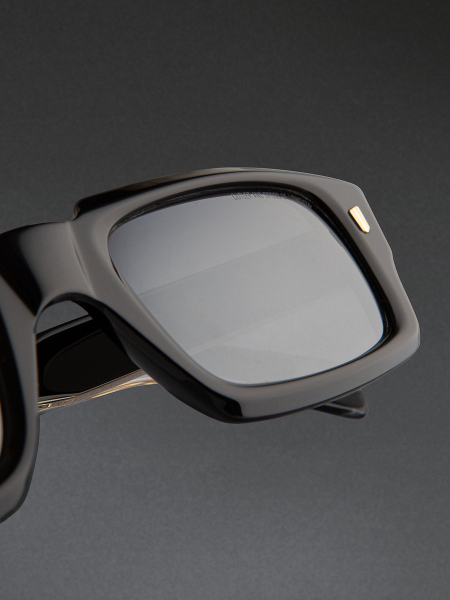 cutlerandgross's tweet photo. 24K Gold-plated details gild the 9495 Limited Edition frame, which is shaped to a curved silhouette with a cut at the browbar.

Exclusive quantities online and in-store now: https://t.co/MOwpNrQU3X https://t.co/YuJ8RHnARX