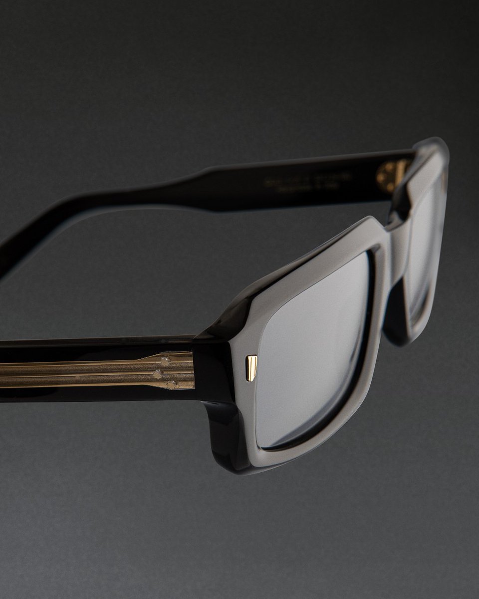 cutlerandgross's tweet photo. 24K Gold-plated details gild the 9495 Limited Edition frame, which is shaped to a curved silhouette with a cut at the browbar.

Exclusive quantities online and in-store now: https://t.co/MOwpNrQU3X https://t.co/YuJ8RHnARX
