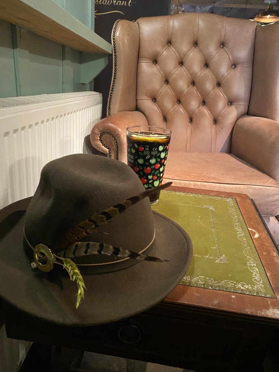All set to give a talk to the Ladies Club at The Swan in Alresford. A Wander Without Wellies coming up! #freelance #manyhats #portfoliocareer
