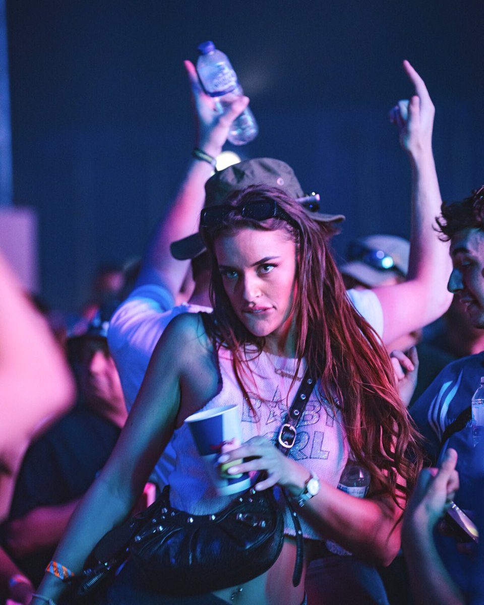 wearefstvl's tweet image. Swipe to see our We Are FSTVL crowd in action. Who’s joining us this year? 💫

Tag who you’re coming with in the comments below. 🪩