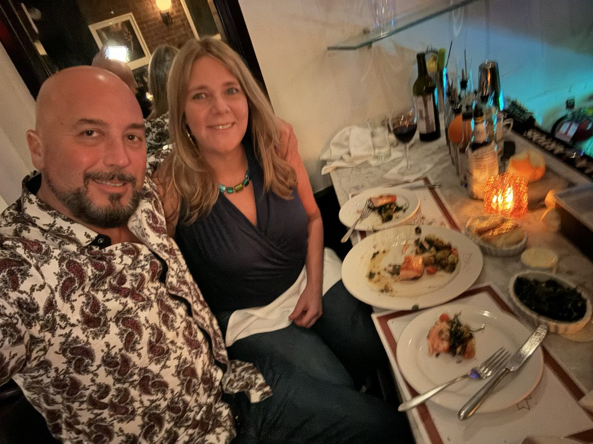 We love an adorable date night @ @mannysbistrony … aw, look at these two lovelies! Always terrific seeing you, @anniemac5000 & Chris — come visit again soon! ❤️❤️
#mannysbistro #mannysbistrony #datenight #date #lovebirds #loveisintheair #nyc #newyork #newyorkcity #newyorklife