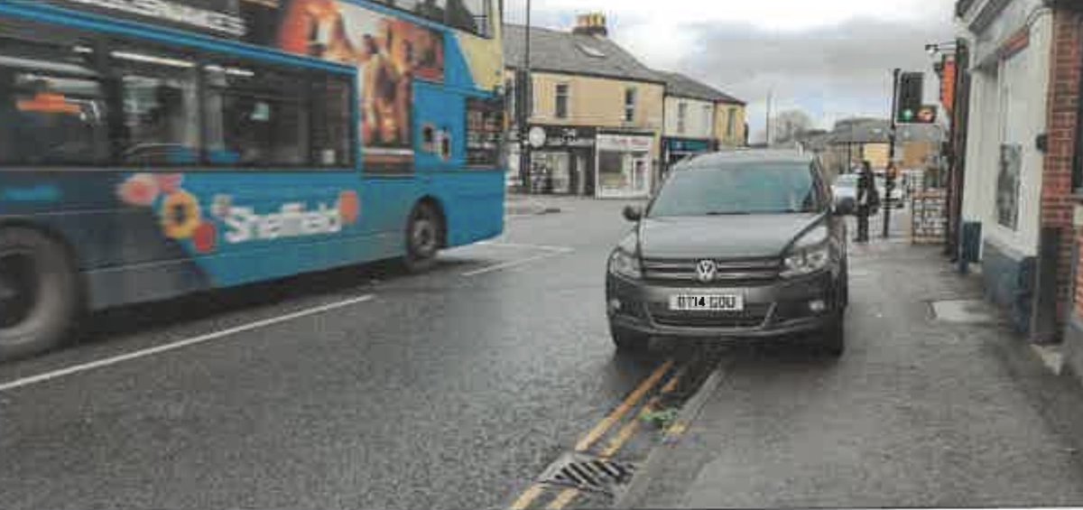 cinspkevinsmith's tweet photo. Another very expensive decision. The convenience of parking partially on the pavement, on double yellows,right next to an extremely busy 4 way junction cost this driver ยฃ1014 and 6 points on their licence. #courtresult #OpParksafe https://t.co/4eyNtEG3BK