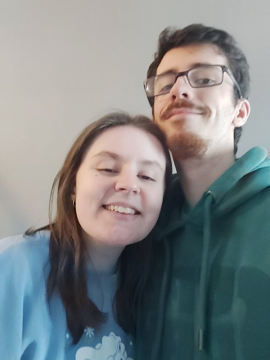 FunkyYosh's tweet image. Finally reunited with @CosmiCaity_ again after being apart for 6 months 💚