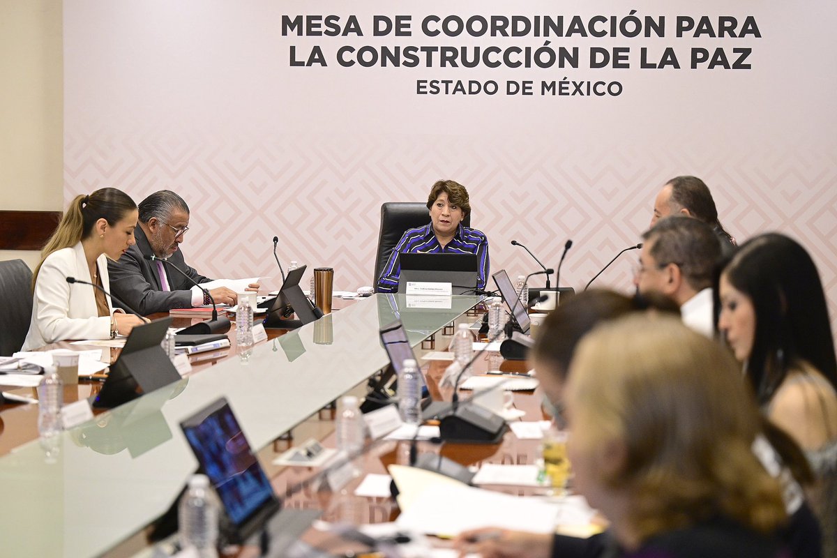 Hoy, en la Mesa de Coordinación para la Construcción de la Paz, encabezada por la Gobernadora @delfinagomeza, revisamos temas de género para continuar fortaleciendo al #EstadoDeMéxico.