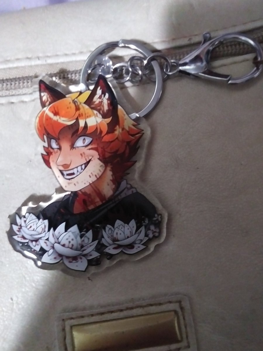 Ariana72475's tweet photo. My keychain came yesterday yay
#renhana #renbtd #BoyfriendToDeath #btdren #keychain #thepriceofflesh #foxtpof #tpof #rentpof https://t.co/uwfnHy3J0h