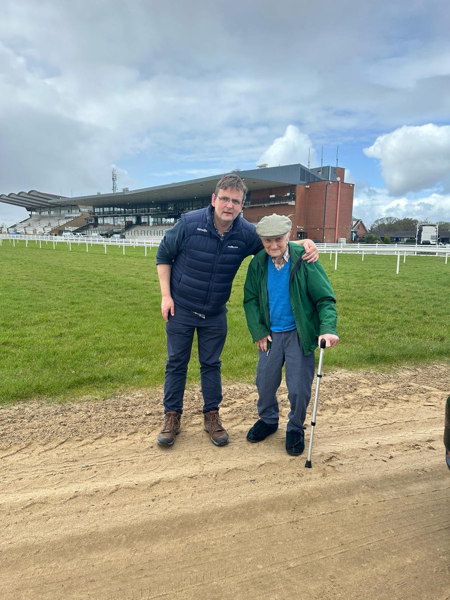 I'm so sad to hear of the passing of Paddy Woods. He was a legendary jockey & gentleman, so full of chat when he was here on Good Friday. His view was that our fences were too low & soft compared to when he was riding!! To his loving family, please accept my deepest sympathy