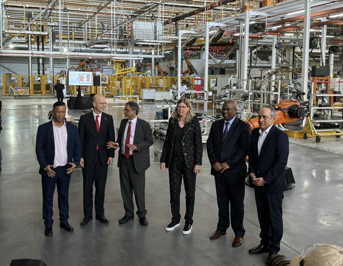 Another vote of confidence in 🇿🇦. @VolkswagenSA🇿🇦 today unveiled plans for a 3rd model at Plant Kariega in the #EC. The 3rd model, an SUV, will join the production line that manufactures the Polo & Polo Vivo. VW🇿🇦 currently produces the Polo for the local & export markets. VW🇿🇦